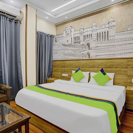 Treebo Trend Freedom Star, Vile Parle Hotell Mumbai Eksteriør bilde